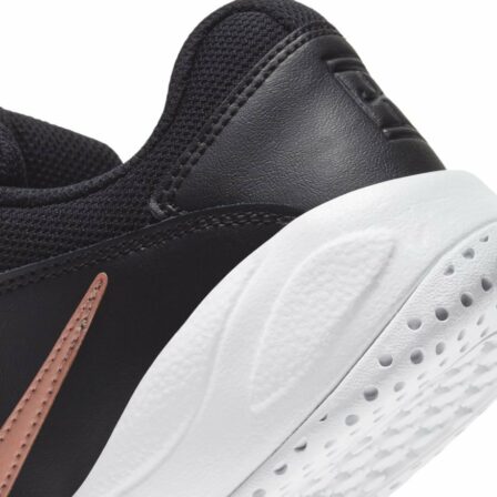 Nike-Court-Lite-2-Dame-Black-Mtcl-Red-padelsko-p