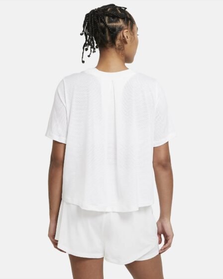 Nike-Court-Advantage-Dame-T-shirt-White-Black-bagfra_1